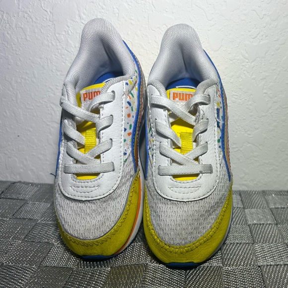 Puma toddler size sneakers - Picture 7 of 9